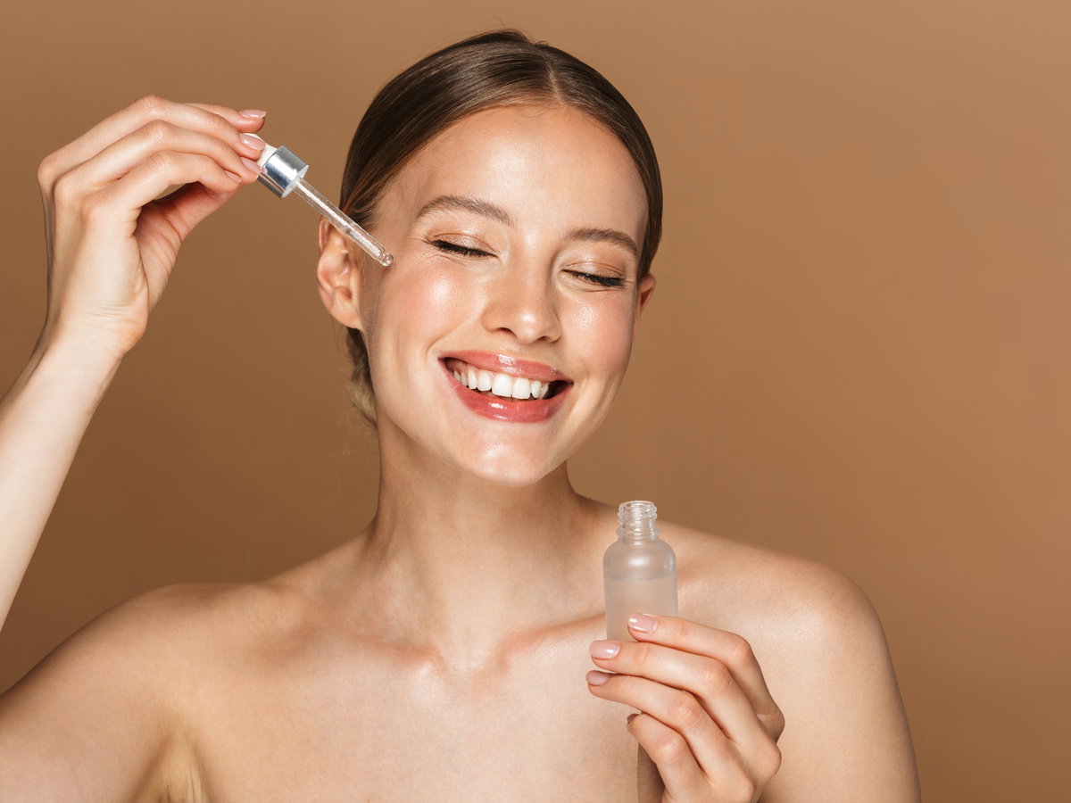 Die besten Anti-Aging-Seren aus der Drogerie