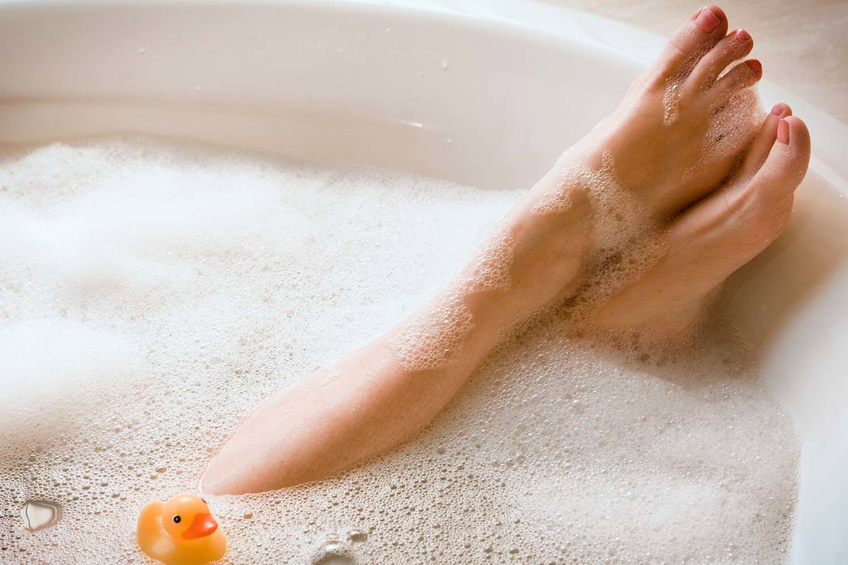 Fußnägel soll man nicht direkt nach dem Baden lackieren