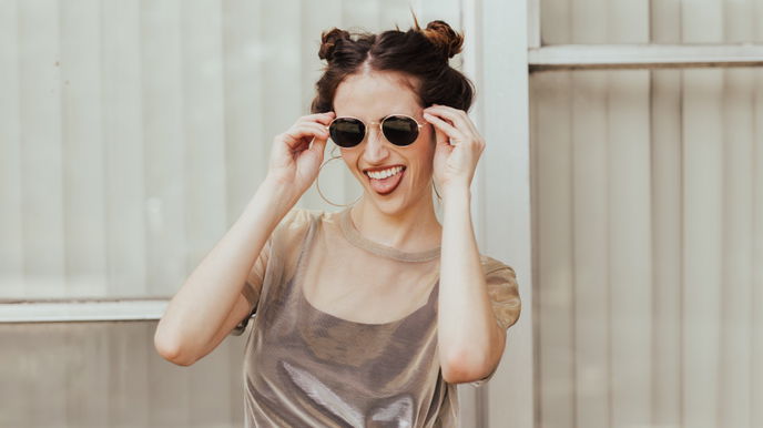 5 Accessoires, die uns sofort jünger wirken lassen