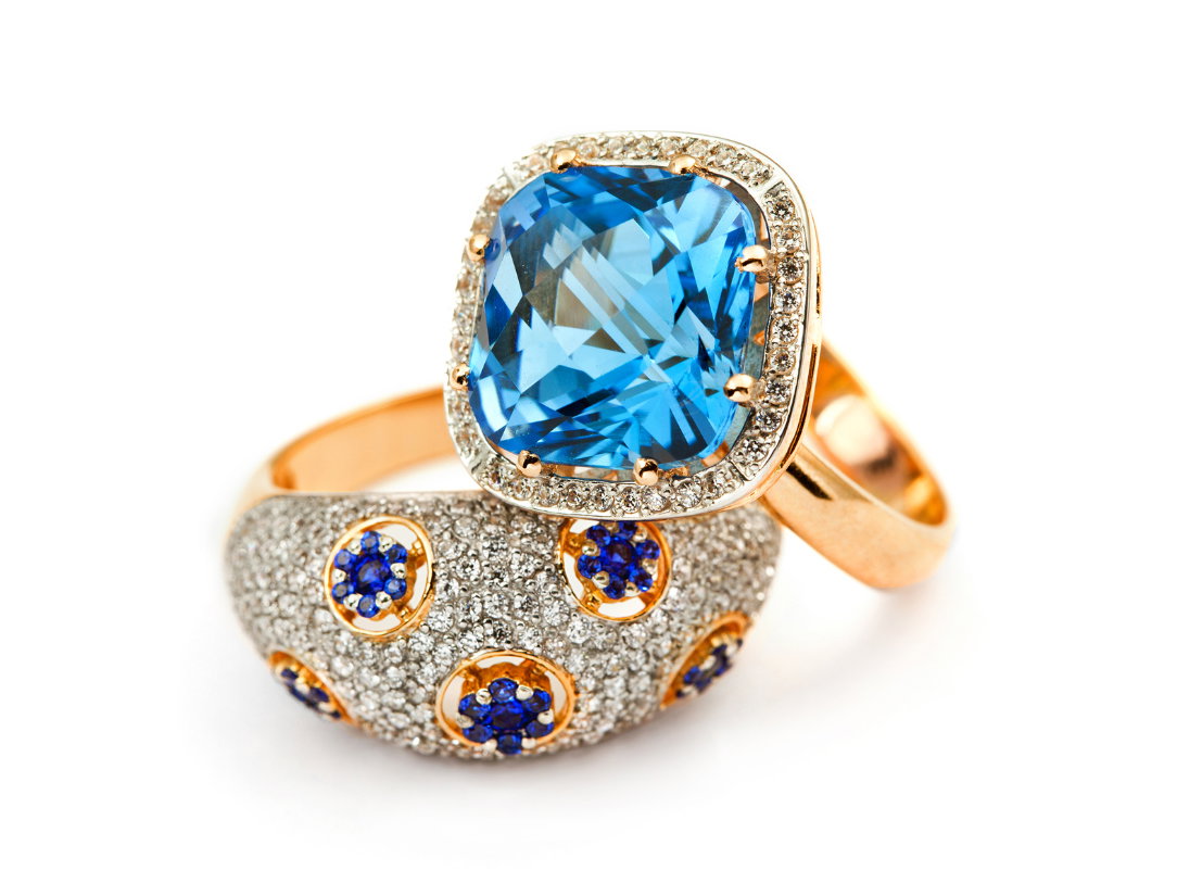Edelstein blauer Saphir und Zirkonium Topas