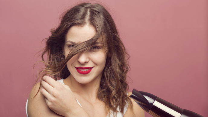 Natürliche Hitzeschutz-Alternativen: 3 Hausmittel für gesundes Haarstyling