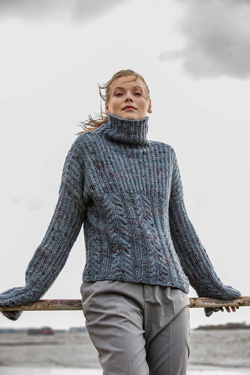 Strickpullover mit Rollkragen und überlangen Ärmeln