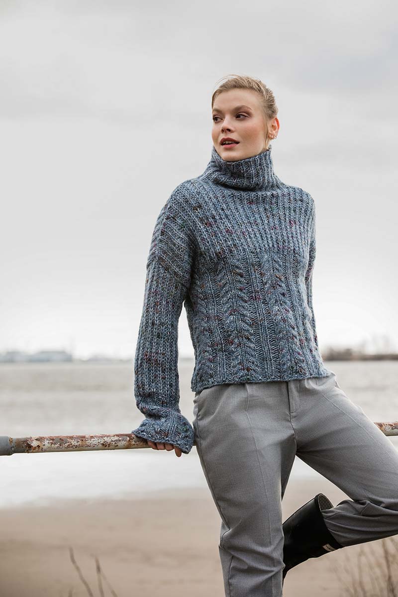 Strickpullover mit Rollkragen und überlangen Ärmeln