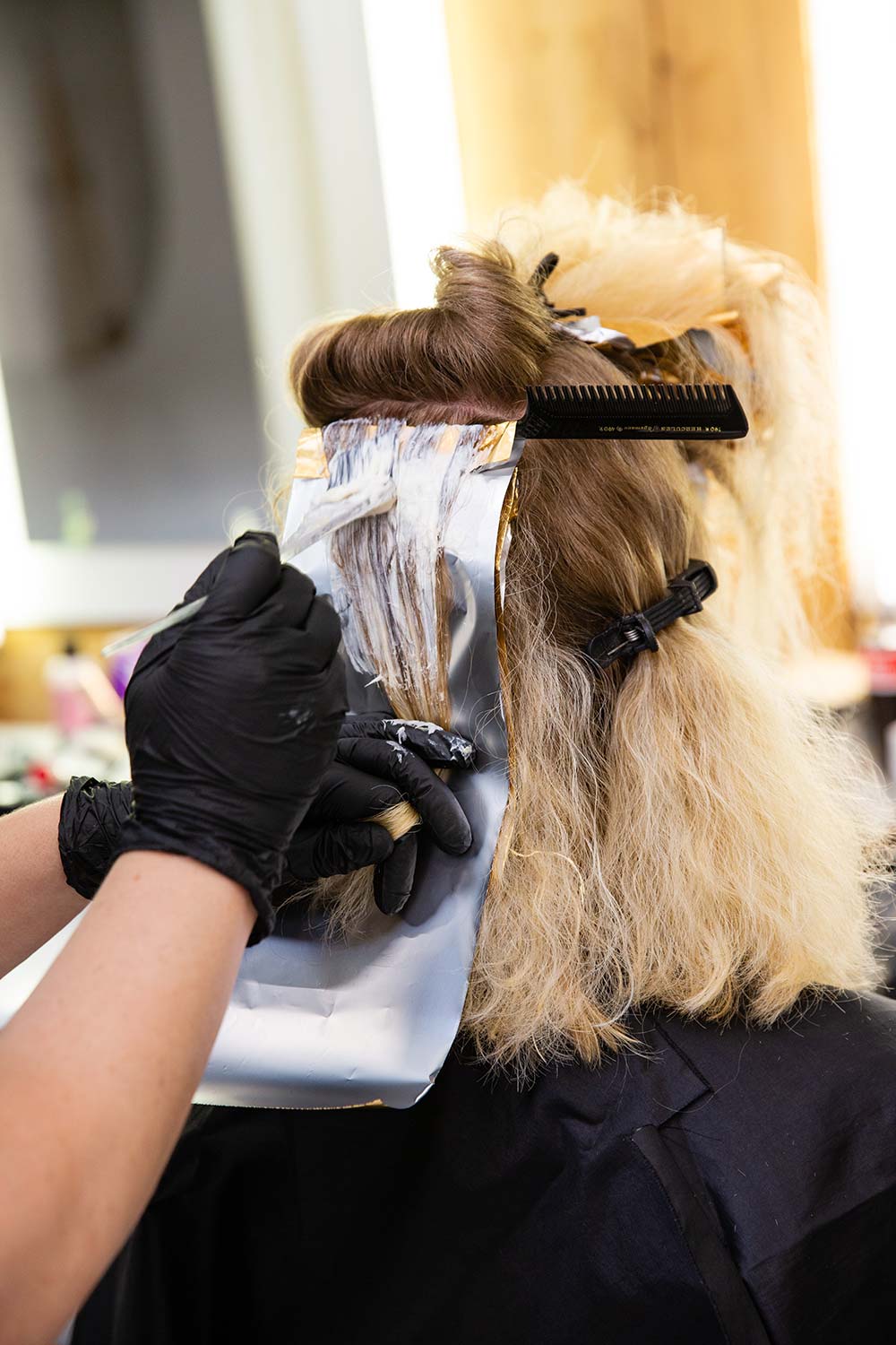 Umstyling: Vanessa werden die Haare gefärbt