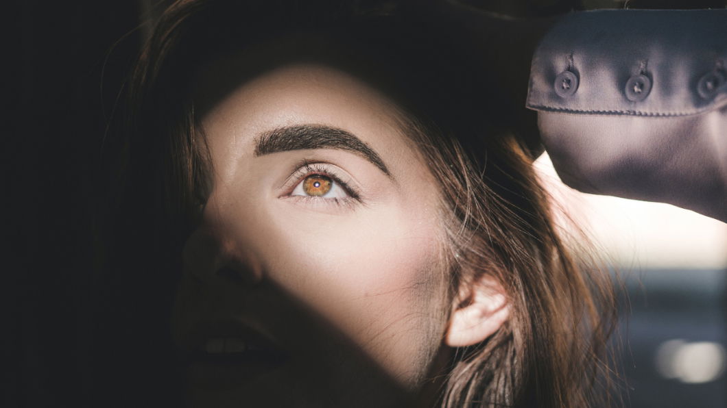 Laut Dermatologin: Dieser virale Trick sorgt für volle Augenbrauen