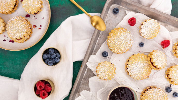 Rezept für Butterplätzchen mit Punsch-Marzipanfüllung