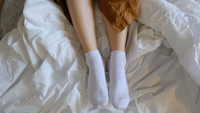 Mit Socken schlafen: Das sind die gesundheitlichen Folgen