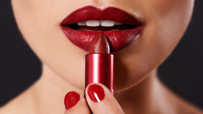 Unter 15 Euro: Das sind die besten Lippenstifte aus der Drogerie