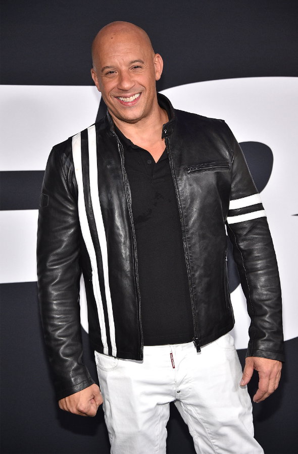 Der Schauspieler brauchte einen Namen, der zu seinem Erscheinungsbild passt – da ist Vin Diesel natürlich genau das Richtige. In Wirklichkeit wurde der Fast and Furious Star als Mark Sinclair Vincent geboren.
