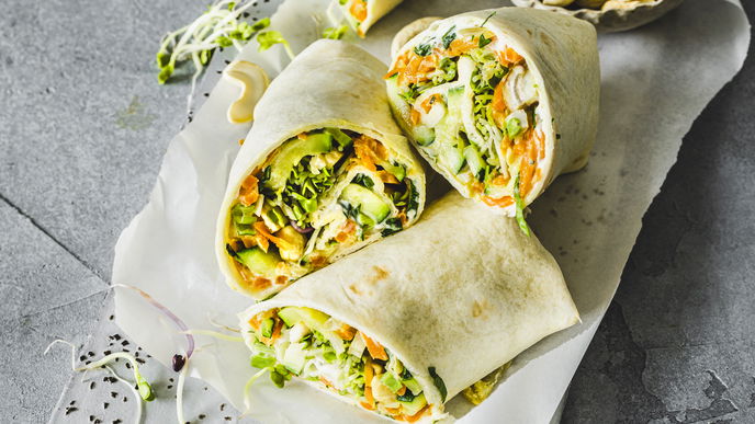 10-Minuten-Rezept: Gemüse-Wraps mit Kräutercreme 