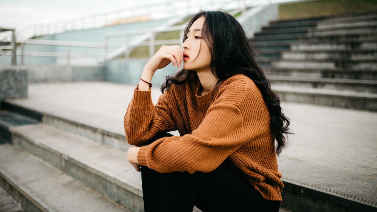 Psychologie: 7 körperliche Anzeichen, dass Sie Ihre Gefühle unterdrücken
