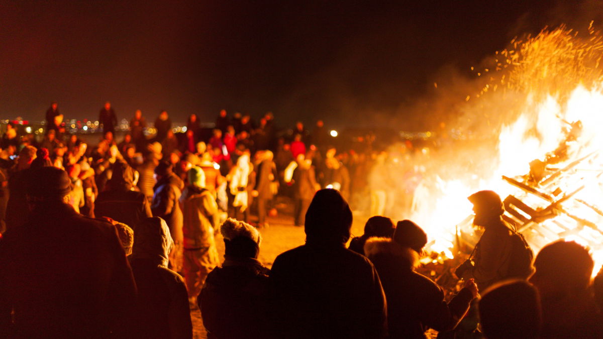Osterfeuer: Die Bedeutung hinter dem Osterbrauch