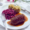 Ostern: Thermomix-Rezept für Rinderrouladen mit Knödeln und Rotkohl