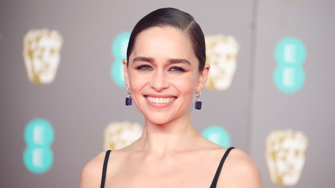 Emilia Clarke liebt diese Gesichtscreme für 20 Euro