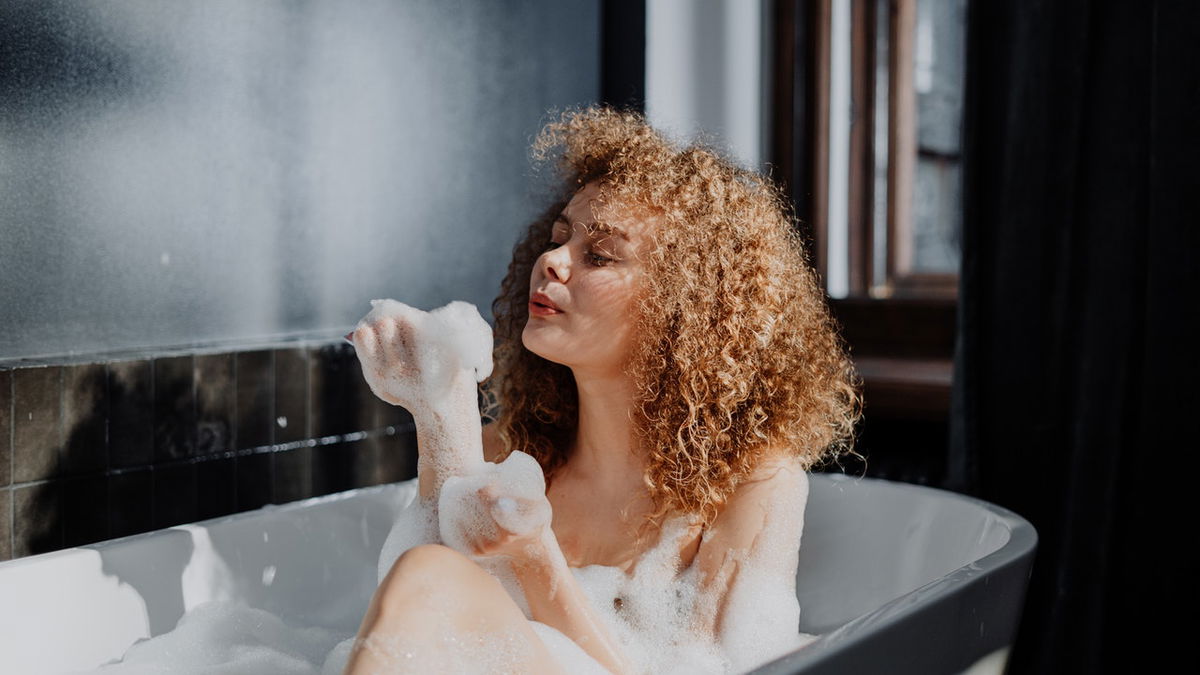 Diese 3 Fehler, die jede Frau beim Baden macht, schaden der Haut! 