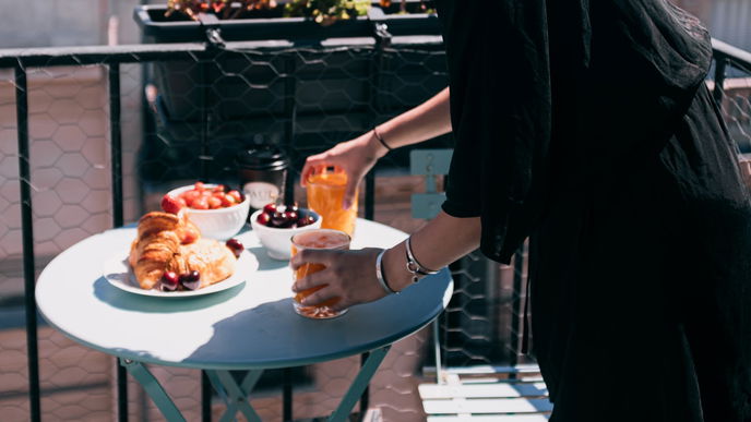 Balkon-Accessoires: 9 süße Must-haves für ein Frühstück auf dem Balkon