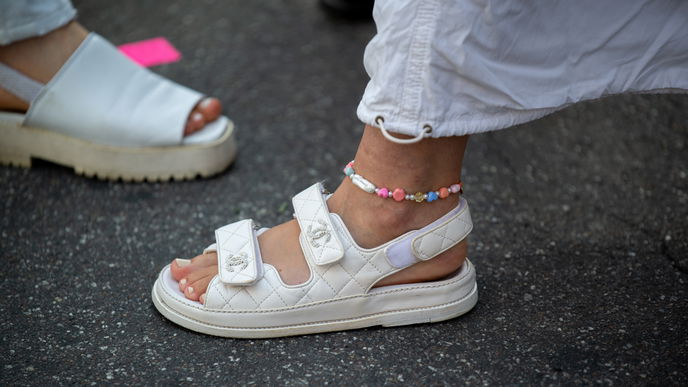 Schmuck-Trend 2021: 5 Fußkettchen, die wir diesen Sommer tragen