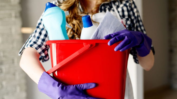 Wohnung effektiv putzen: 6 Tipps für die ideale Reihenfolge