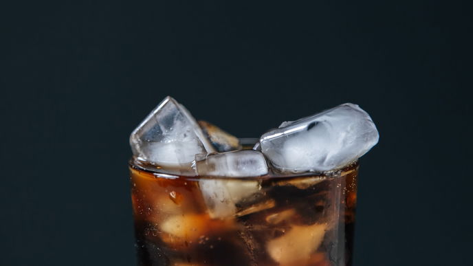 6 Dinge im Haushalt, die man mit Cola reinigen kann 