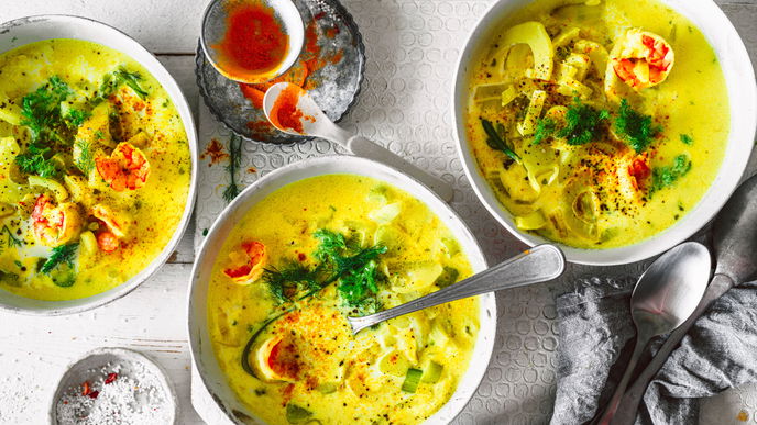 Rezept: Schnelle Fenchelsuppe mit Kurkuma und Garnelen