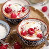 Unser Rezept für leckeren Haferbrei mit Kokos und Früchten