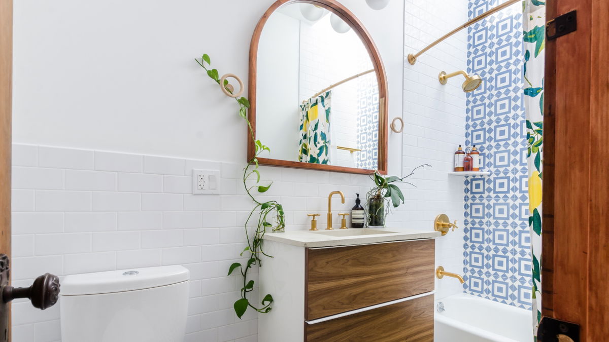 Kleines Badezimmer einrichten: 4 platzsparende Interieur-Tipps