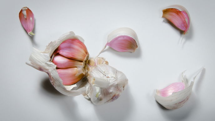 Diese 4 Dinge passieren, wenn Sie jeden Tag Knoblauch essen