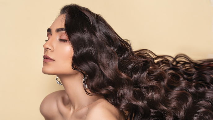 Anti-Frizz: 3 Tipps, die wirklich gegen krauses Haar helfen