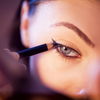 Der Puppy-Eyeliner-Trend ist perfekt für Schlupflider