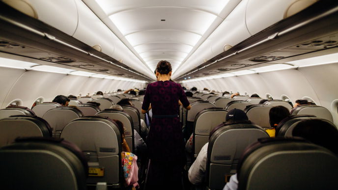 Flugreise 2023: 2 Getränke, die Sie besser nicht bestellen sollten