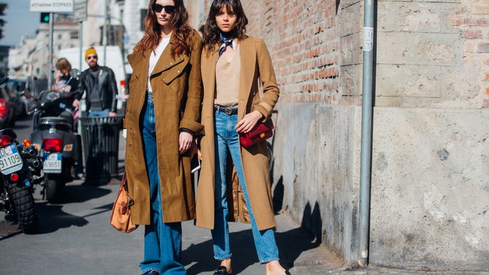5 Kleidungsstücke, die nie aus der Mode kommen – und perfekt für den Frühling sind