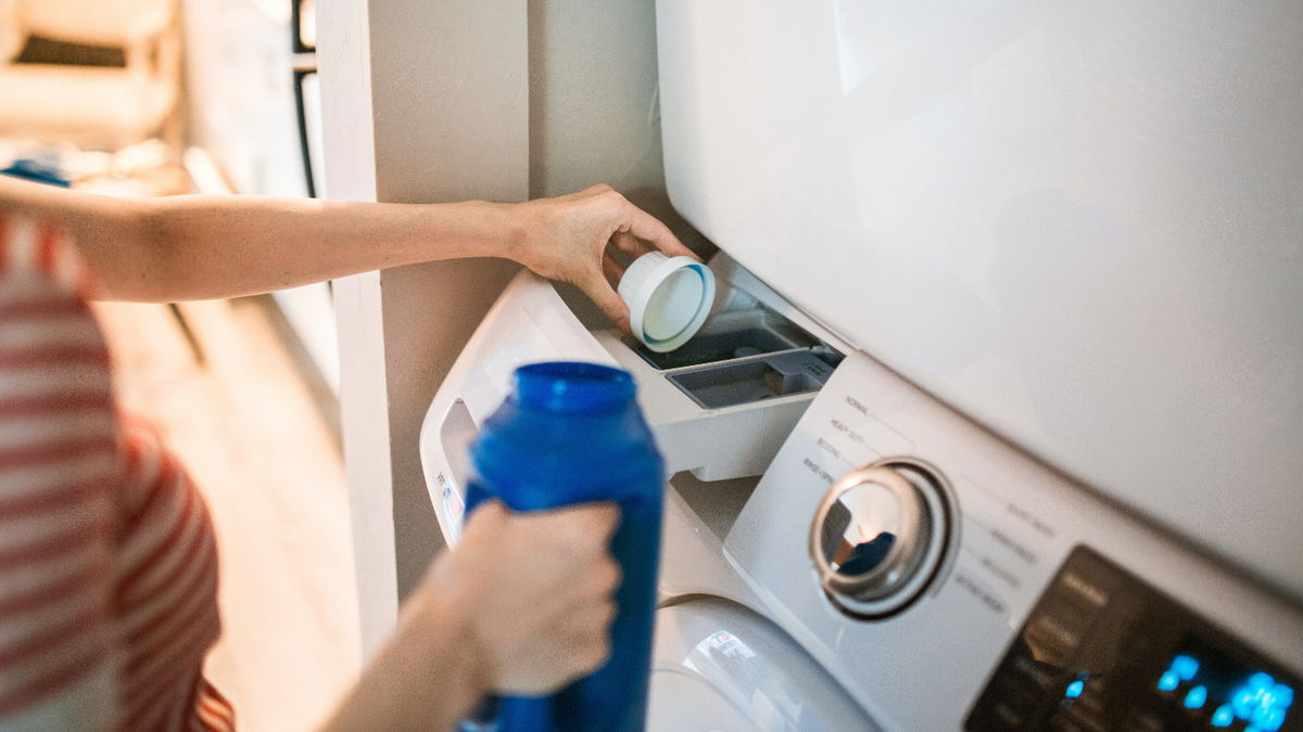 8 Dinge, die Sie außer Wäsche noch in der Waschmaschine reinigen können