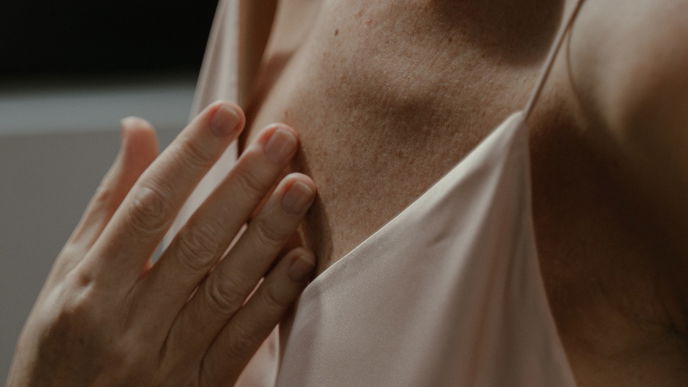 Brustkrebs: Diese Symptome sollte jede Frau kennen