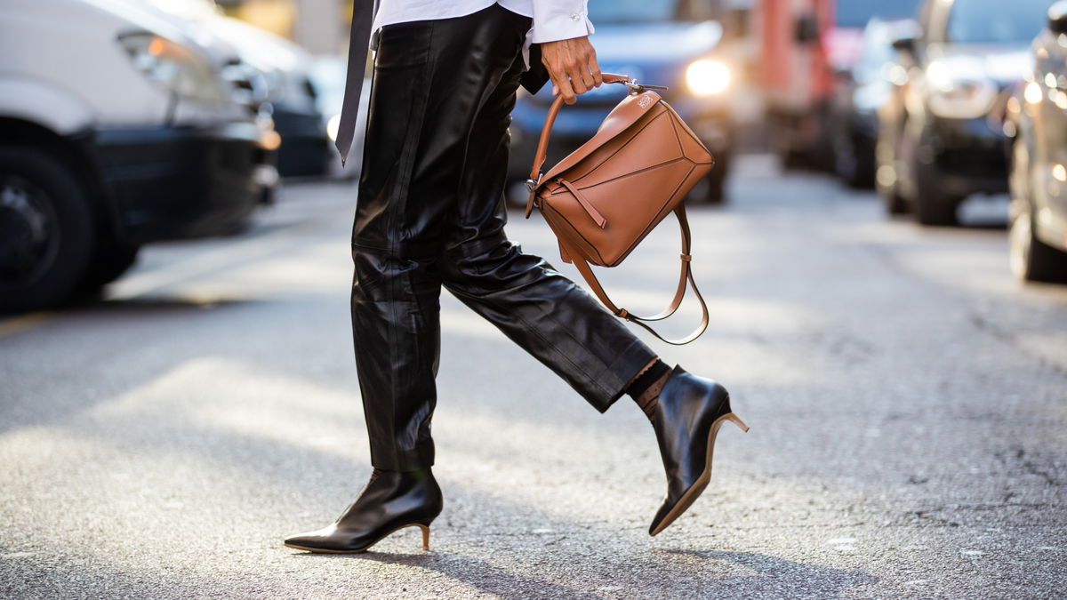 Winter-Trend 2021: Diese stylischen Lederhosen sind angesagt