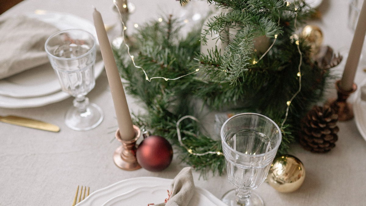 Winter-Trend 2021: 5 Tischdecken für eine festliche Tafel