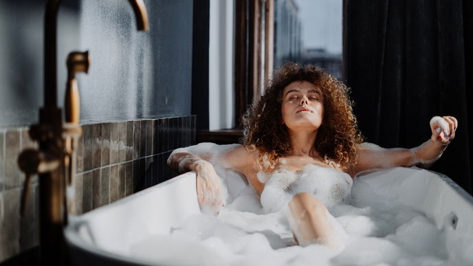 Darum sollten Sie unbedingt Haferflocken in die Badewanne geben