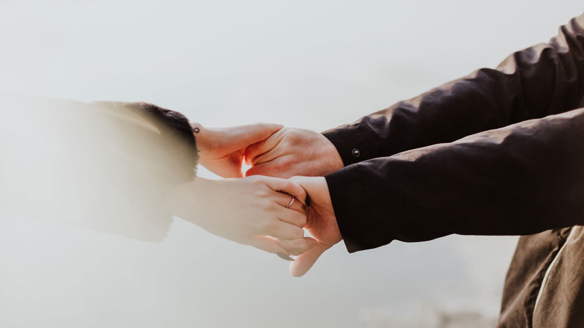 3 Anzeichen, an denen man emotional unerreichbare Personen erkennt
