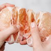 Pomelo schälen: Mit diesem Trick geht es ganz leicht
