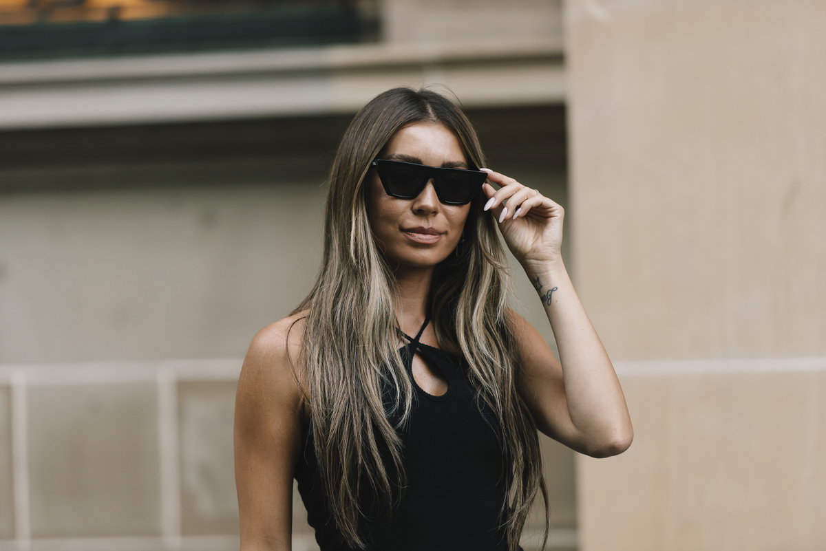 Frau Sonnenbrille