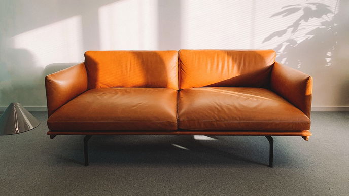 Ledersofa pflegen mit diesen 5 Hausmitteln