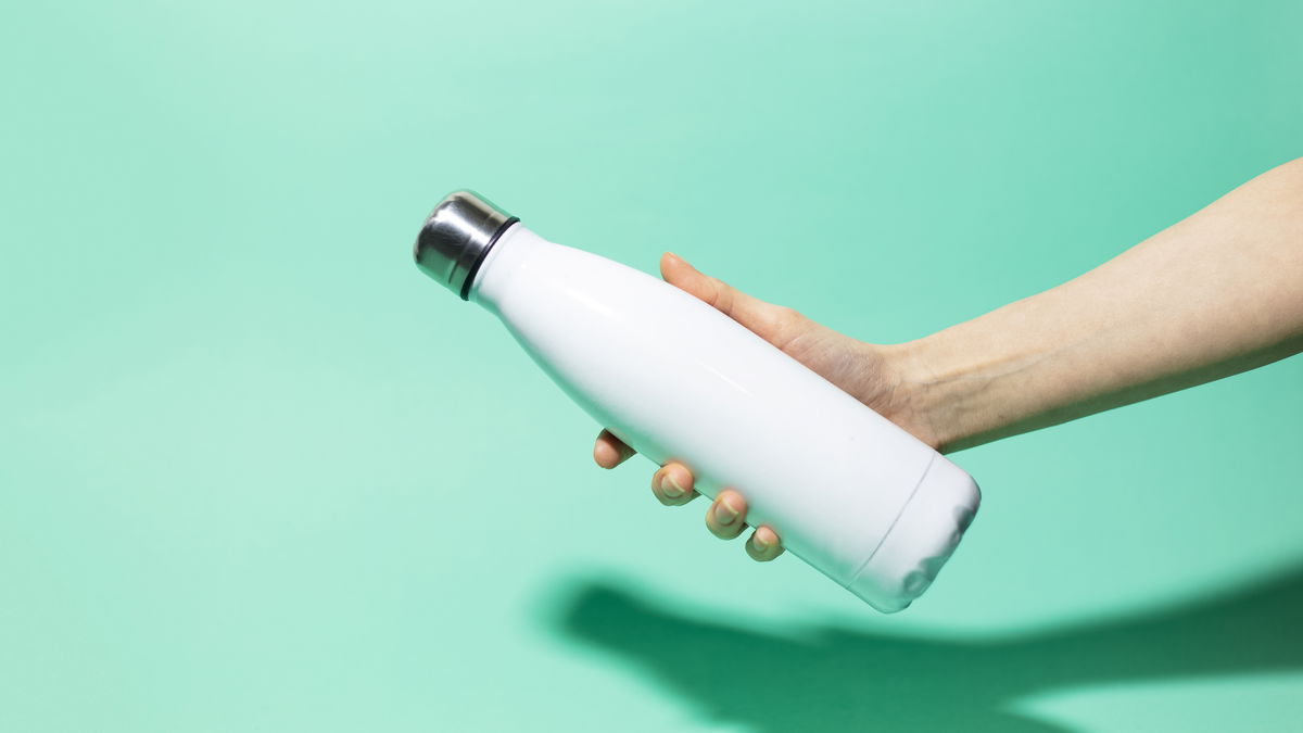 Thermoskanne reinigen: Diese 5 Hausmittel helfen wirklich