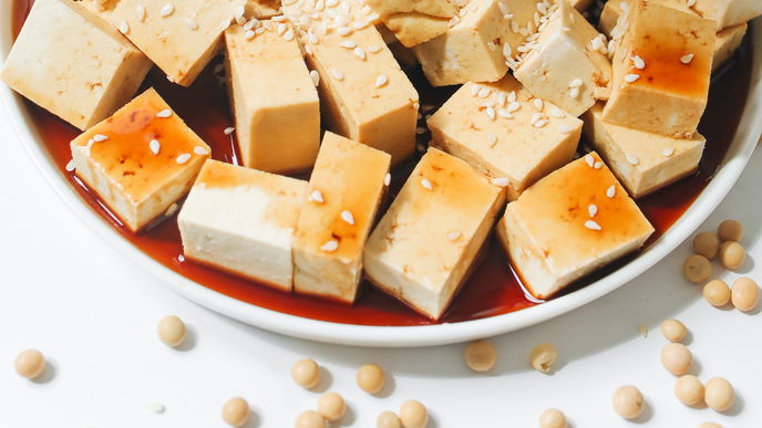 Tofu zubereiten: So wird er schön knusprig
