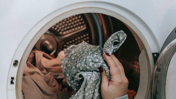 Diese Kleider sollten Sie niemals zusammen in die Waschmaschine tun