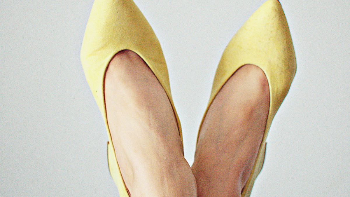 Schuhe kaufen: 4 Fehler, die Frauen mit breiten Füßen machen 
