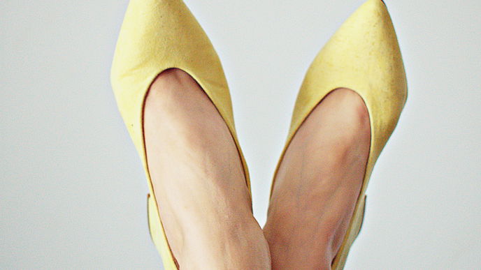 Schuhe kaufen: 4 Fehler, die Frauen mit breiten Füßen machen