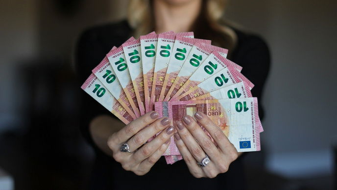 Geld sparen: Welche Zuschüsse Sie jetzt für Tanken, Bahn und Home Office kriegen
