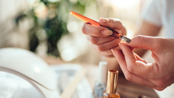 Nagelhaut entfernen: Step-by-Step-Anleitung