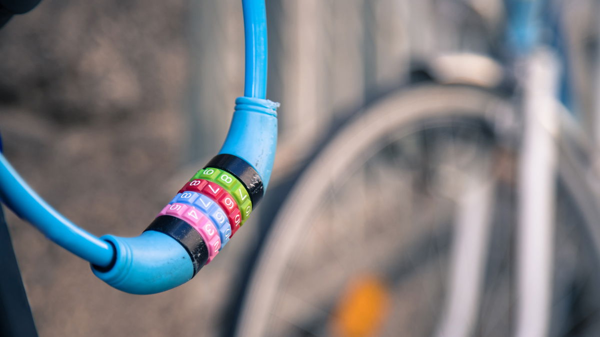 Fahrradschloss eingefroren: Mit diesem Trick enteisen Sie es in Sekunden