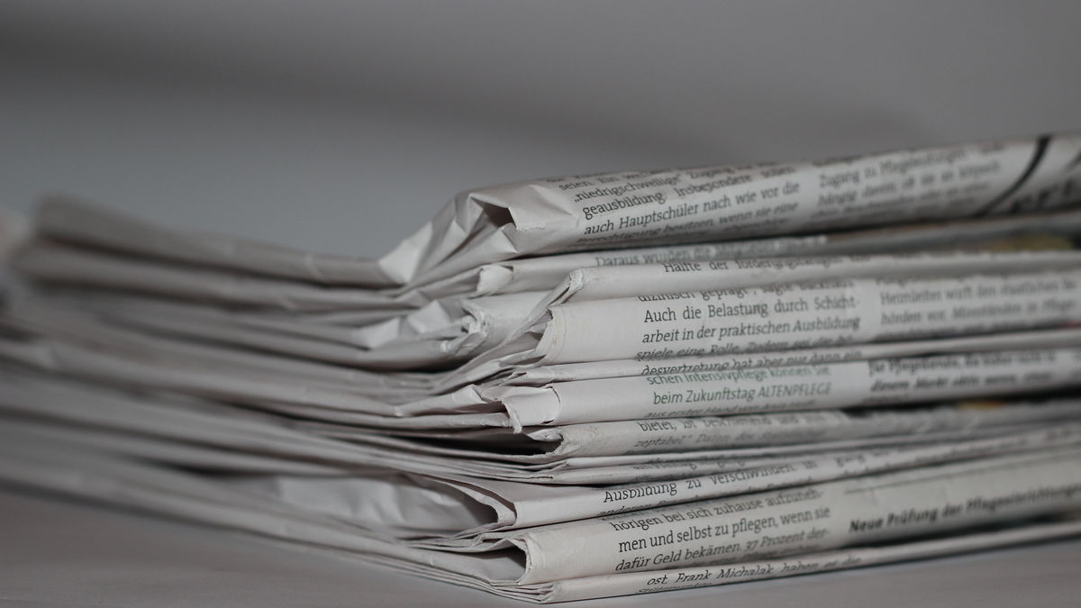 6 Dinge, die Sie im Haushalt mit Zeitungspapier machen können
