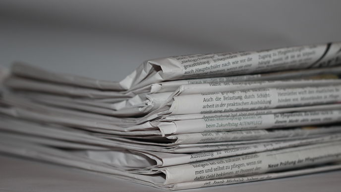 6 Dinge, die Sie im Haushalt mit Zeitungspapier machen können